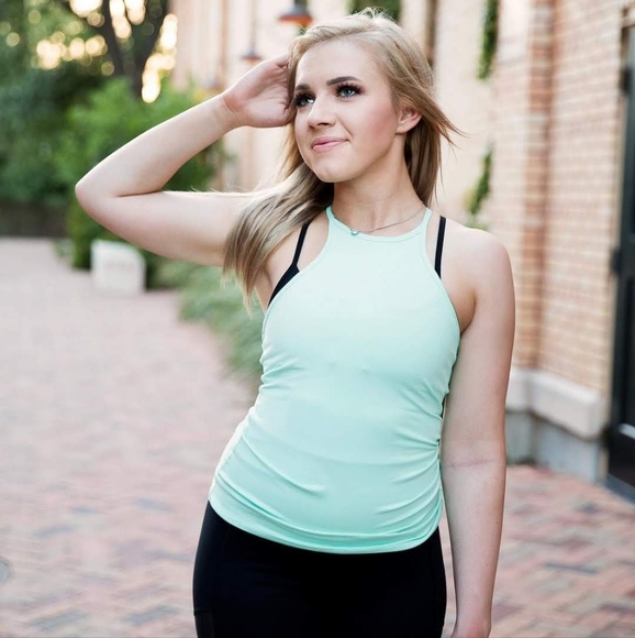 Buffbunny green Davina tank - Picture 6 of 9